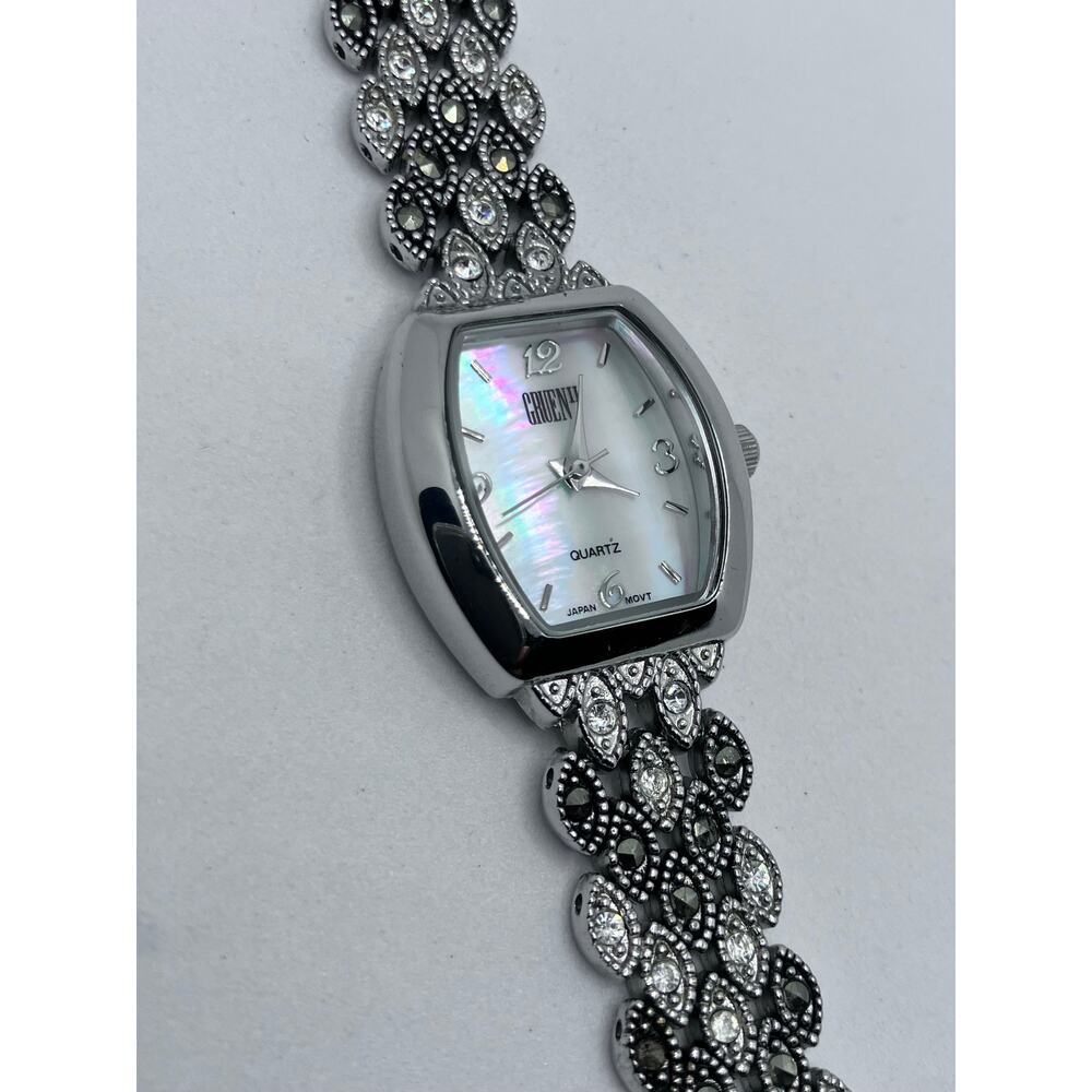 Gruen‎ II Women's Silver Tone Watch Black Gray Analog *new battery*